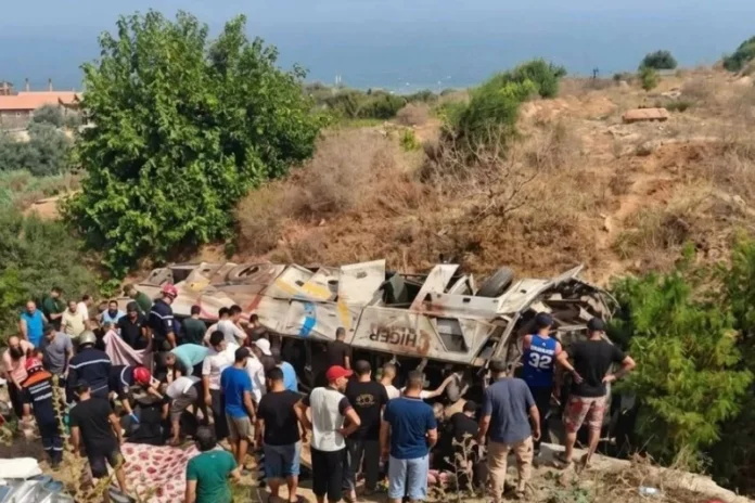 Algeria Bus Crash Kills 25 as Coach Plunges Into Ravine Near Algiers