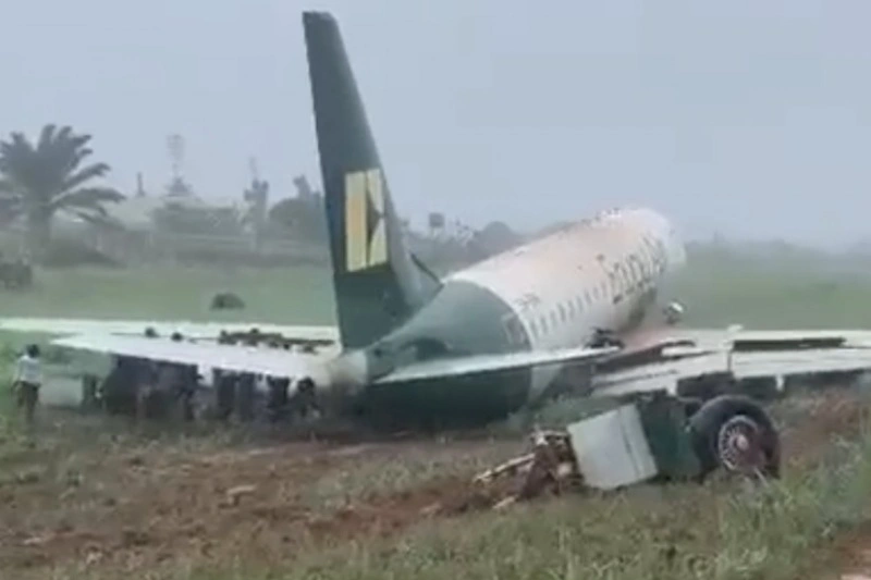 Enugu Air Runway Overshoot Sends Aircraft Into Muddy Terrain
