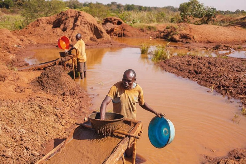 Madagascar Central Bank Rolls Out Gold Collection Points For Artisanal Miners